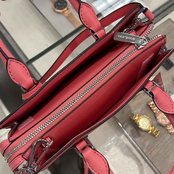 MICHAEL KORS
Sheila Small Faux Saffiano Leather Satchel
Tea Rose 
NWT - Picture 8 of 16